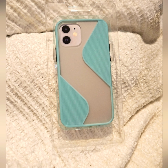 iPhone 12/12 Pro Phone Case by protect onn Drop Tested to 6 feet Antimicrobial - Picture 4 of 4